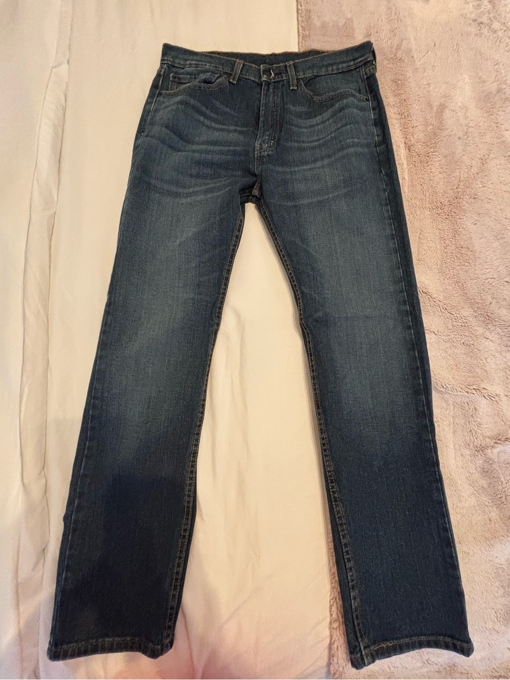 Levi's Men's Straight Jeans in Faded Blue Wash